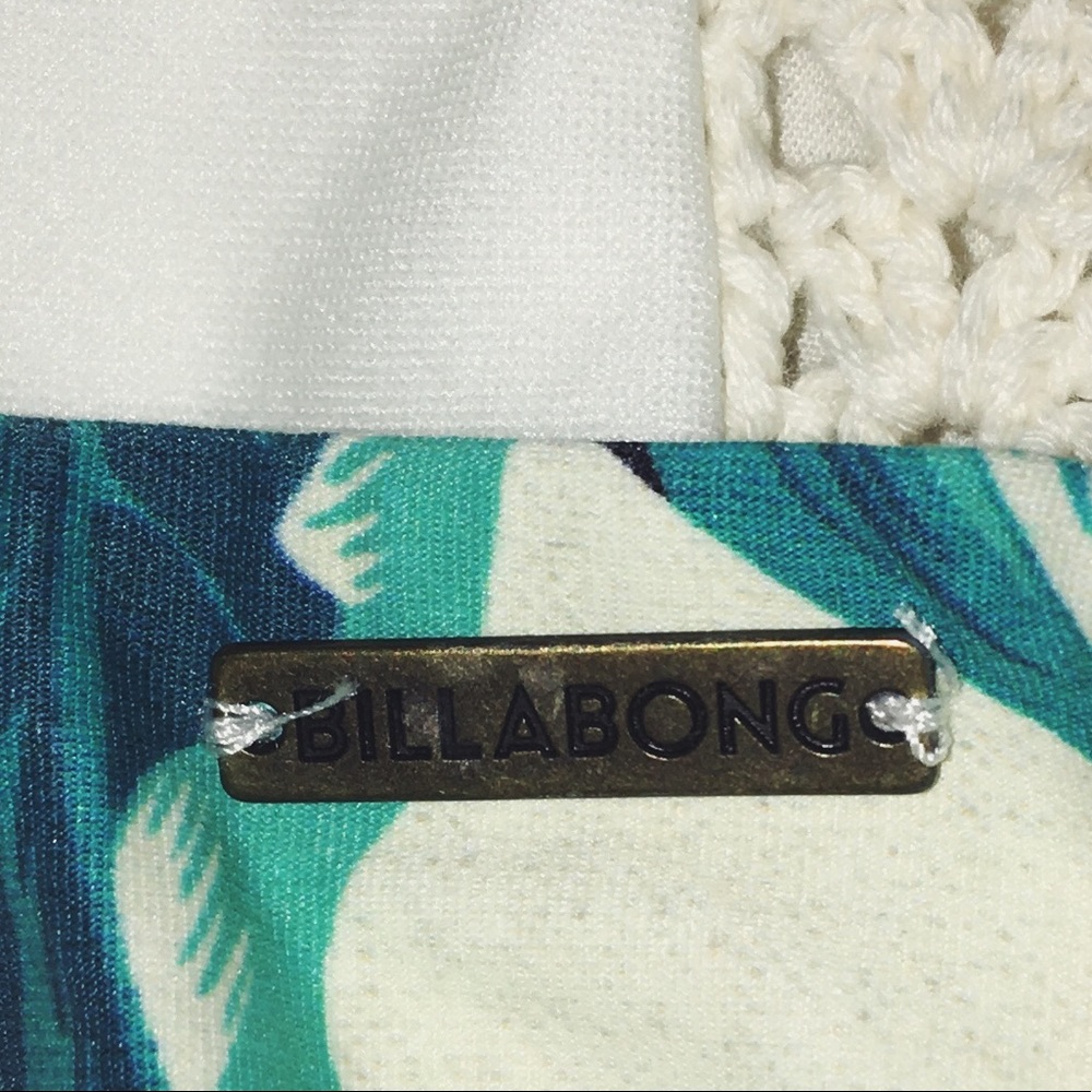 billabong one piece - Picture 5 of 5